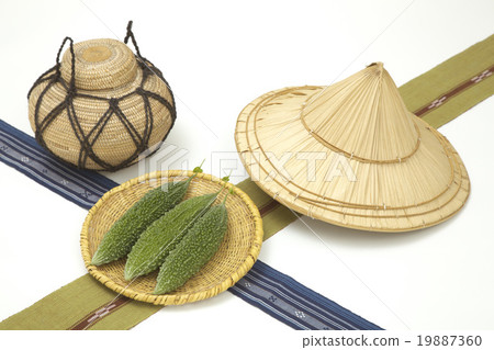 Tin and woven bands, Kuba horsetail with seeds and garlic Tin and woven bands, Kuba horsetail with seeds and garlic 19887360