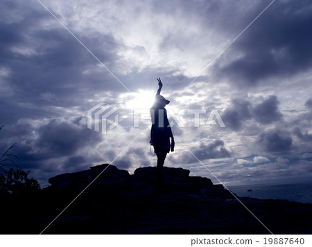 Someone on summer beach backlight Someone on summer beach backlight 19887640
