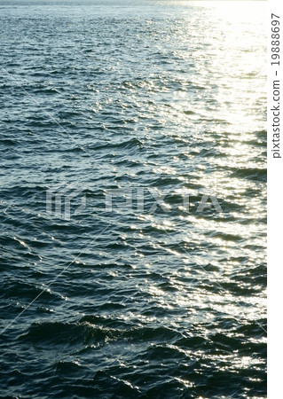 Fluctuation in winter sea 19888697
