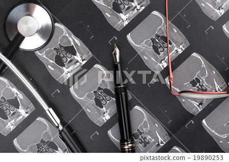 Series of images from a tomography 19890253