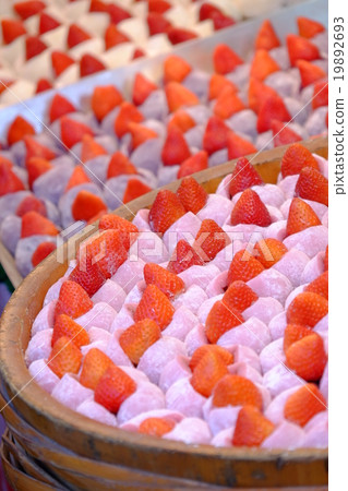 Strawberry Daifuku 19892693
