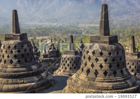 World heritage & the biggest bhuddist temple  19893527