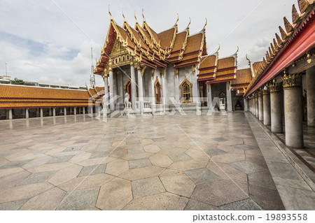 he Marble Temple, Wat Benchamabopit Dusitvanaram  19893558