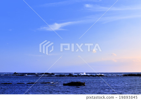 Sunset over the sea Sunset over the sea 19893845