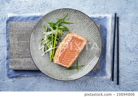Salmon Tataki 19894806