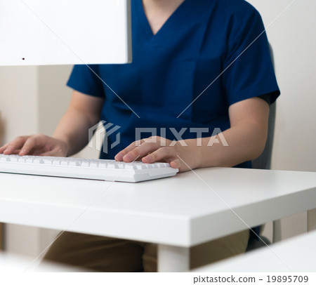 一位醫生 19895709