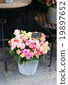 A bouquet 19897652