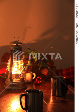 Lantern light 19903316