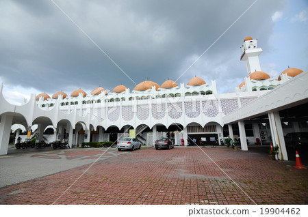 Perak State Mosque in Ipoh, Perak, Malaysia Perak State Mosque in Ipoh, Perak, Malaysia 19904462