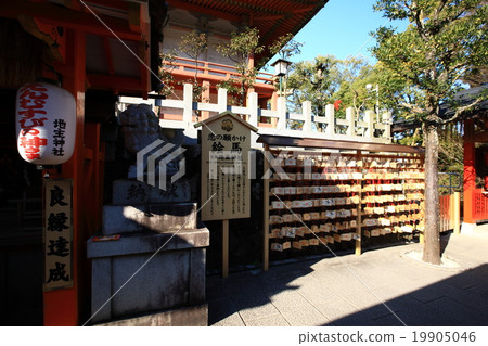 From the landlord shrine 19905046