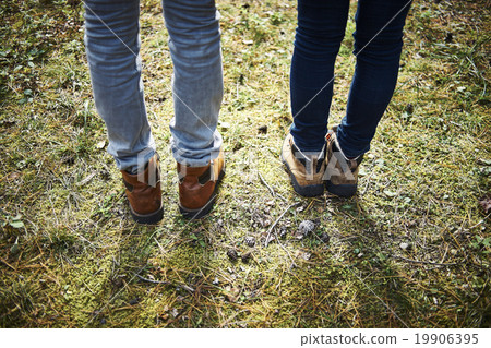 Couple's feet 19906395