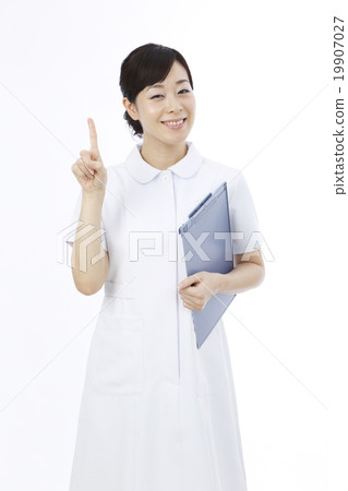 A lady in white 19907027