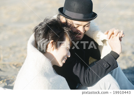 Seaside men and women Seaside men and women 19910443