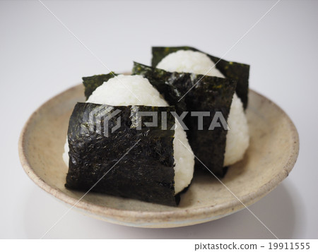 在板材的兩個米飯糰 在板材的兩個米飯糰 19911555