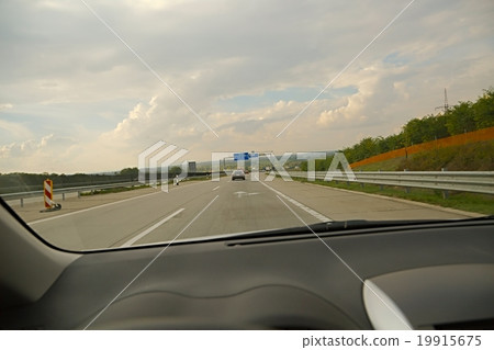 Highway Driving Point of View Highway Driving Point of View 19915675