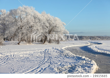 Frozen lake with path 19915685