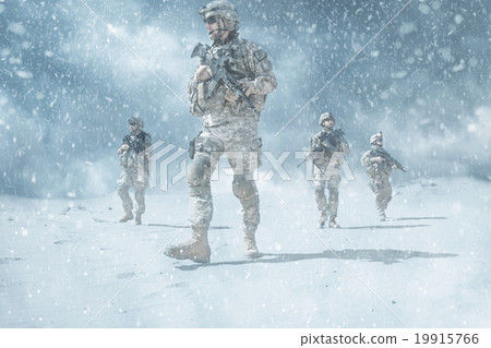 infantrymen in action 19915766