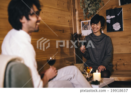 Couple to have dinner 19918637