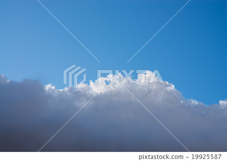 在晨曦中的雪 19925587