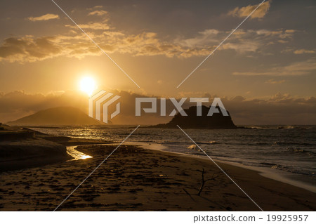 Sunset on Shikanoshima Sunset on Shikanoshima 19925957