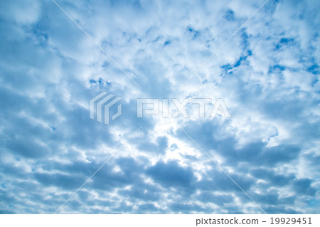 Sky picture material Sky and clouds Blue sky and white clouds Copy space Text space Ordinary clouds Cumulus cloud layer cloud? 19929451