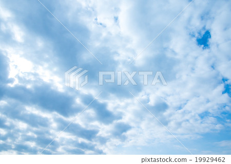 Sky picture material Sky and clouds Blue sky and white clouds Copy space Text space Ordinary clouds Cumulus cloud layer cloud? 19929462