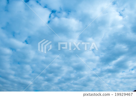 天空圖片素材天空和雲彩藍天白雲複製空間文字空間普通雲積雲層雲？ 19929467