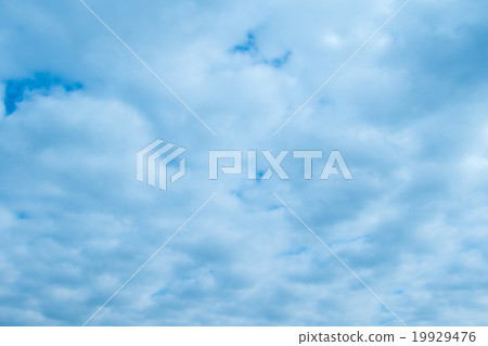 Sky picture material Sky and clouds Blue sky and white clouds Copy space Text space Ordinary clouds Cumulus cloud layer cloud? 19929476