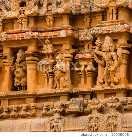 fragment of bas-relief Hindu Brihadishvara Temple 19930098