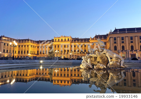 Dusk of Schönbrunn Palace 19933146