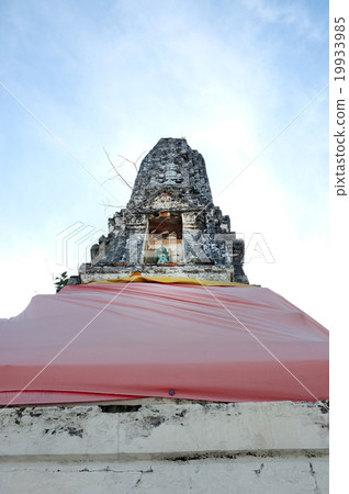 Ancient stupa in temple of Thailand with blue sky Ancient stupa in temple of Thailand with blue sky 19933985