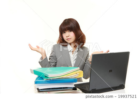 商業女性害怕加班 19937521