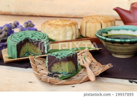 Festival moon cake and tea - china dessert Festival moon cake and tea - china dessert 19937895