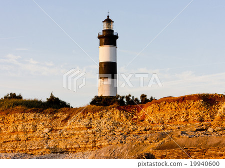 Chassiron Lighthouse, Poitou-Charentes, France Chassiron Lighthouse, Poitou-Charentes, France 19940600