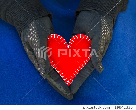 Red heart in the hands 19941336