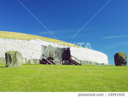 Newgrange, County Meath, Ireland Newgrange, County Meath, Ireland 19941402