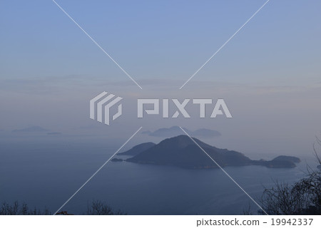 The view of the Seto Inland Sea / Fukuyama City, Hiroshima Prefecture 19942337