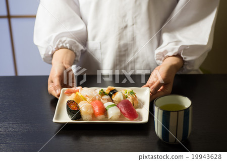 壽司茶提供場景 19943628