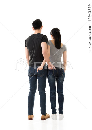 rear view of Asian young couple 19943839