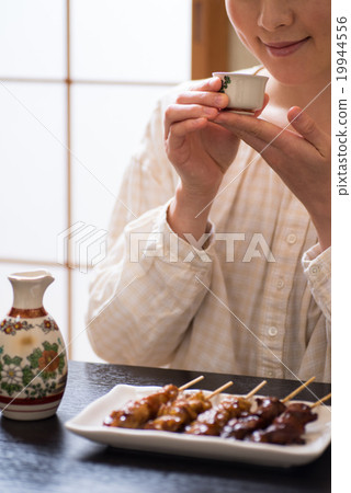 食物場景的女人 食物場景的女人 19944556