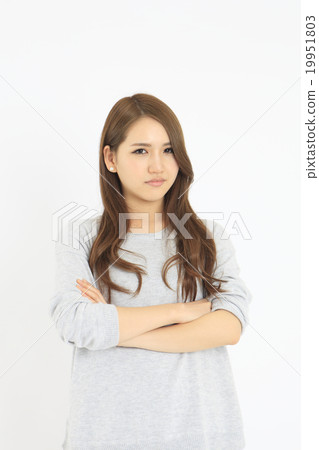 一位年輕女士生氣了 一位年輕女士生氣了 19951803