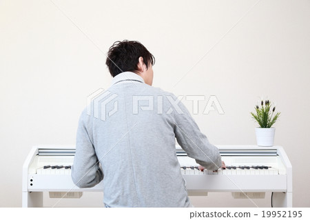 Performance Piano instrument music (male organ harpsichord MIDI synthesizer keyboard) 19952195