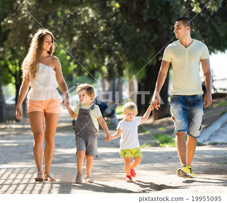 Family with kids in park 19955095
