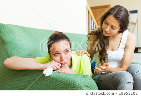 Girl supports her friend 19955108