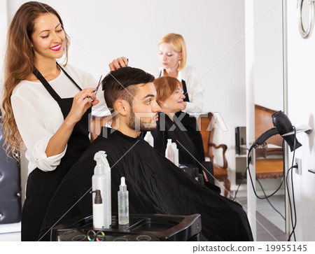 Barber makes the cut for man Barber makes the cut for man 19955145