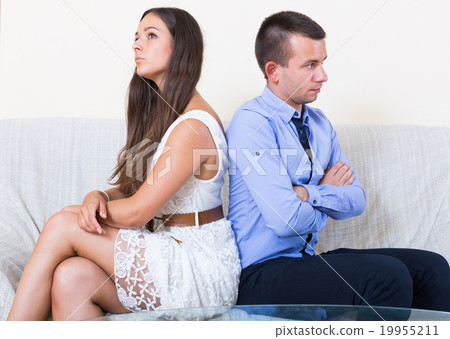 Quarrel between husband and wife 19955211