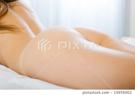 Hot woman posing naked 19956802