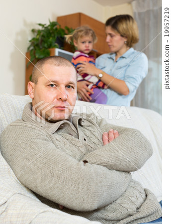 Couple with children having conflict 19957219