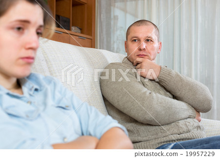Couple quarrel at home 19957229
