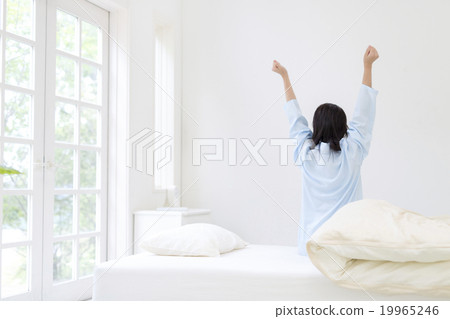 日本女士伸出來 19965246